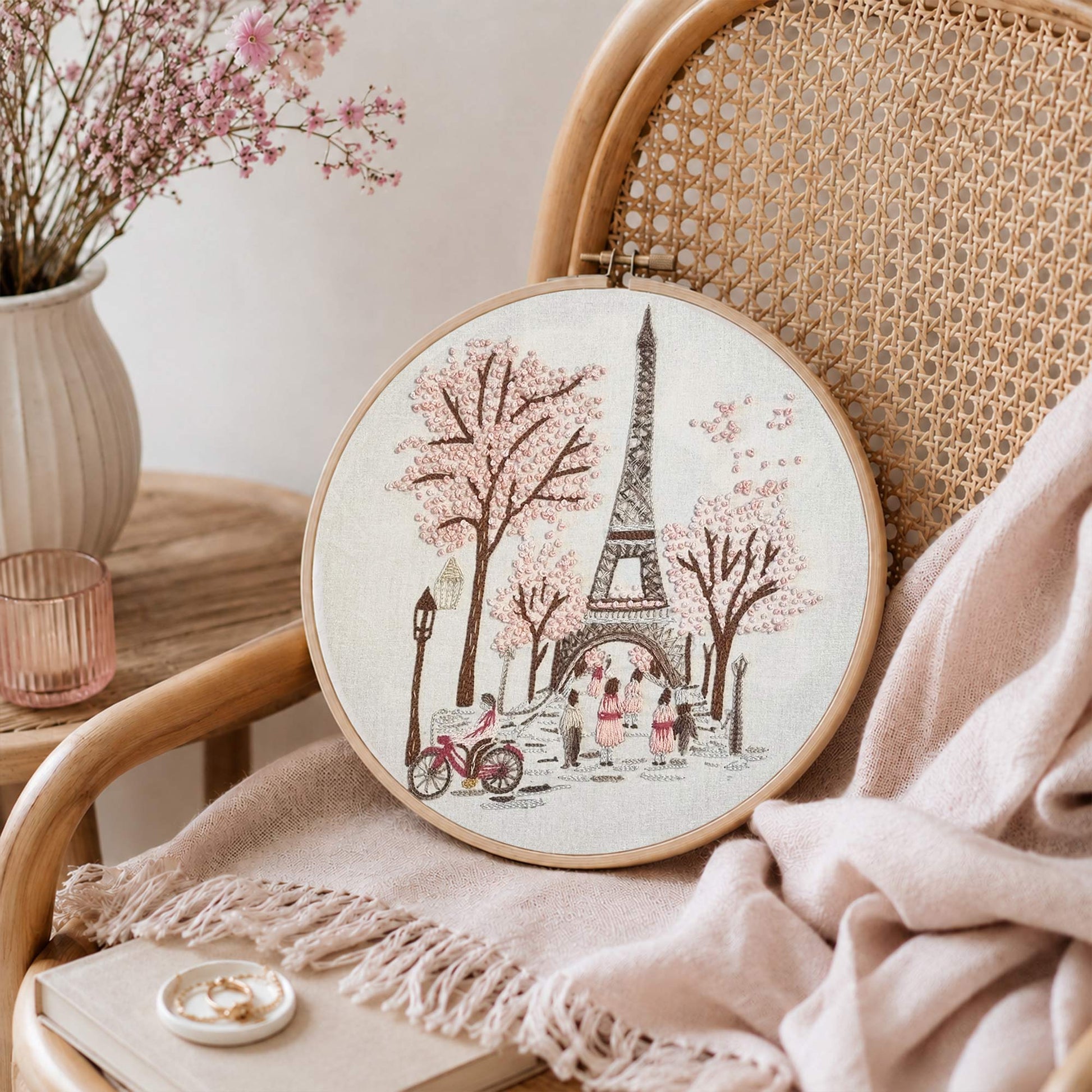 Parisblommor broderidesign