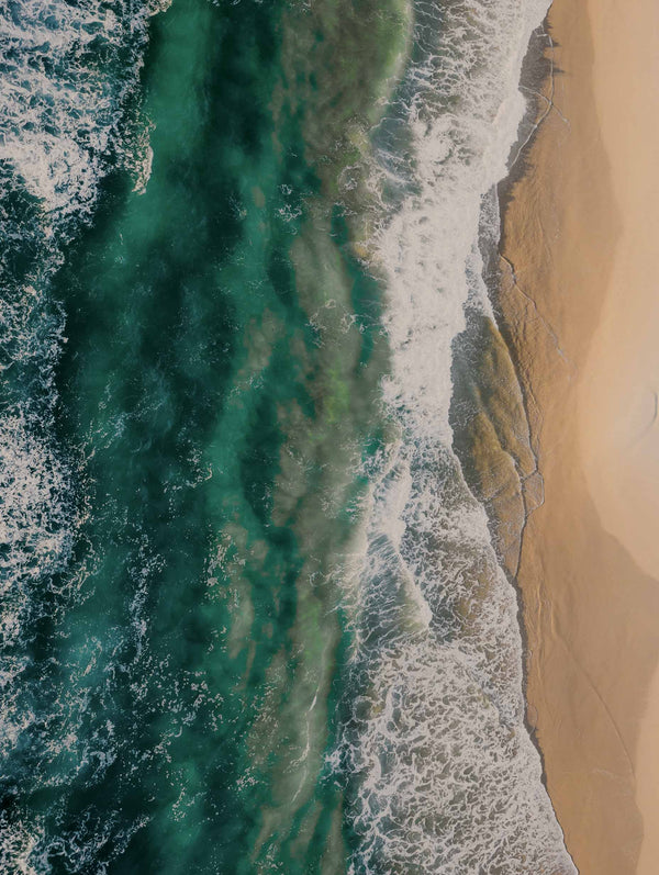Flygfoto över en strand
